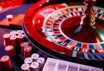 Platform slot gembira menampilkan berbagai kategori permainan dan pasar olahraga yang tersedia untuk pengguna